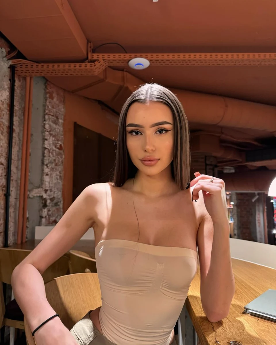 Дельфина эскорт в городе Минск