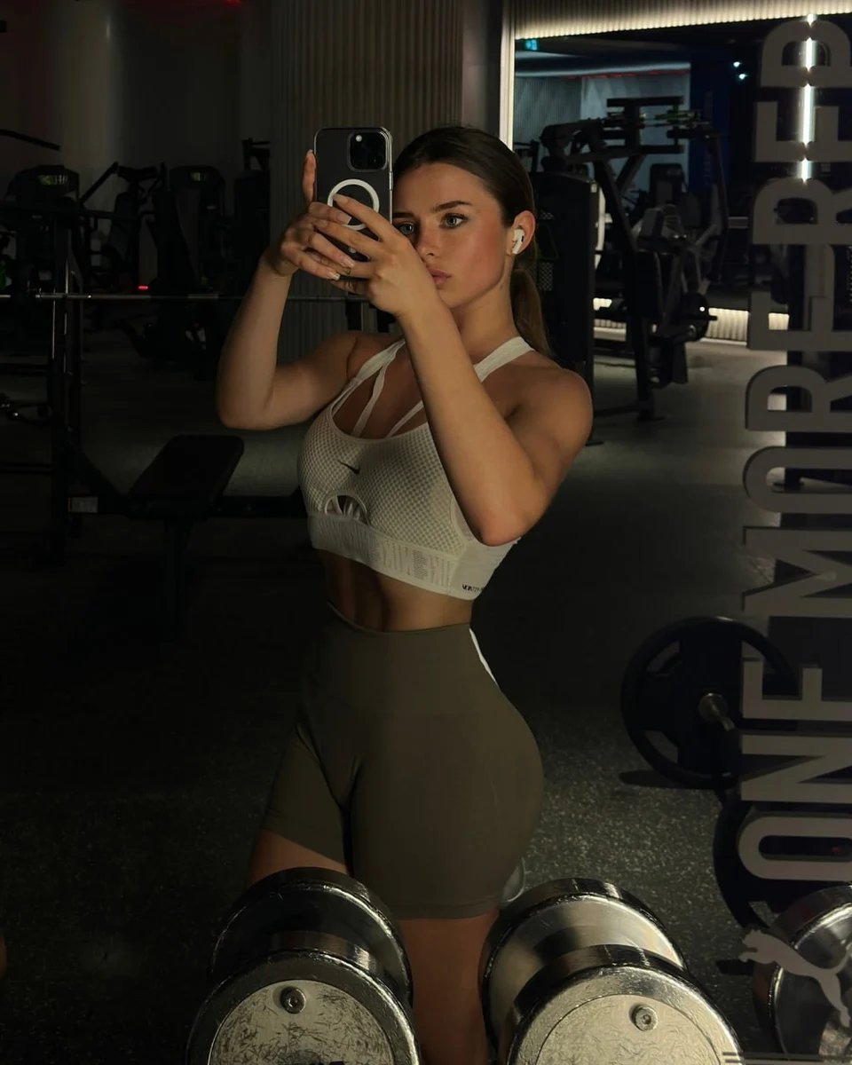 Эммелин эскорт в городе Минск